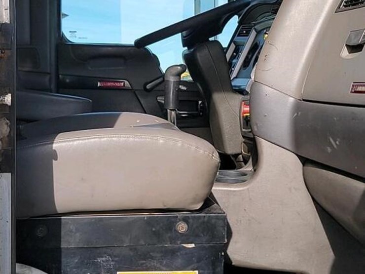 2009-kenworth-t800-image-7