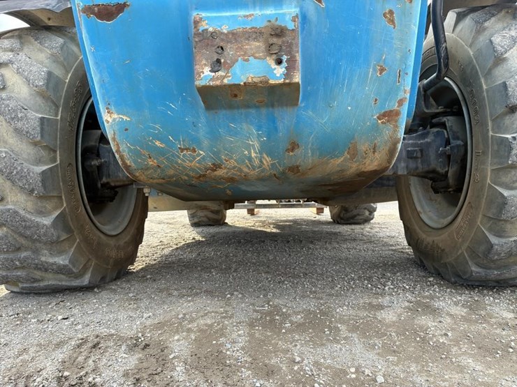 2015-genie-gth-10telescopic-reach-lift-image-11