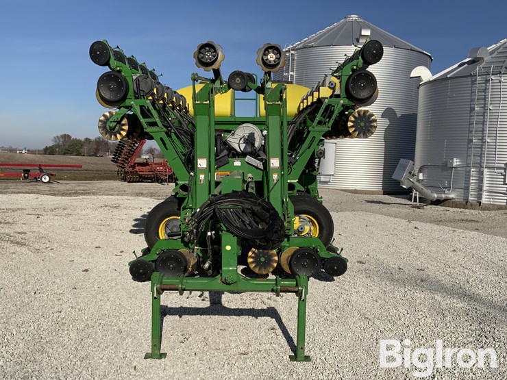 2010-john-deere-1790-ccs-image-2