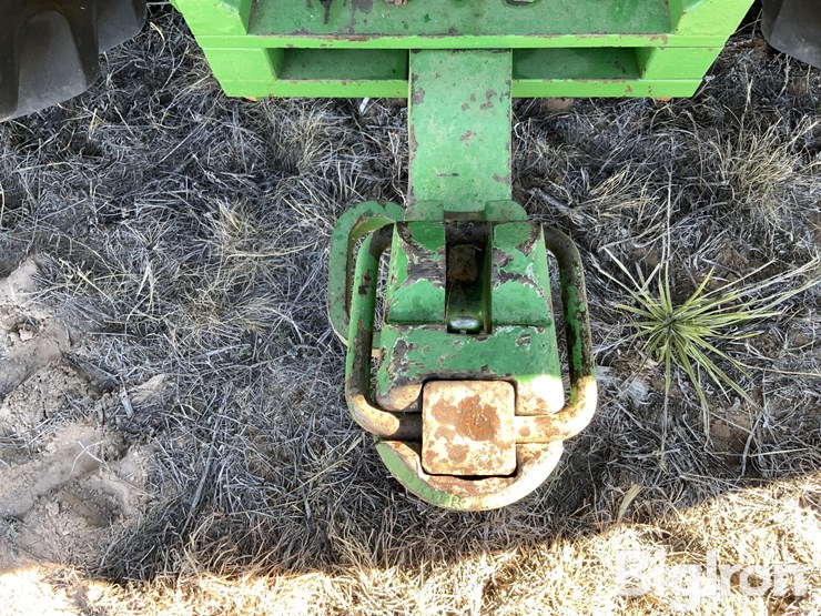 2010-john-deere-8320r-image-18