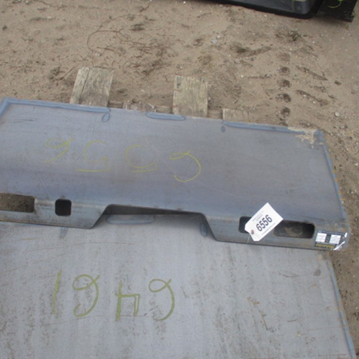 #6556 • YINTATECH 1/4" Universal Quick Attach Mount Plate Weight: 117.95 lb Outside Width: 45.2" Inside Width: 44.29" Length: 16.81". Thickness: 1/2"