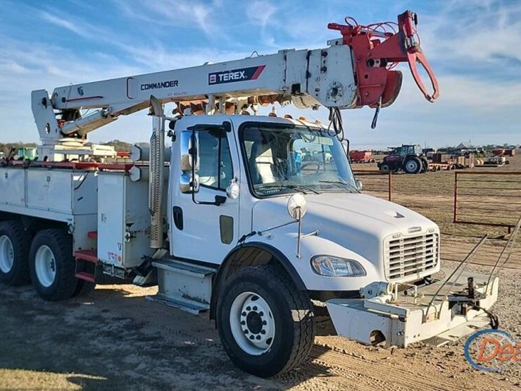 2014-freightliner-m2-digger-derrick-truck,-s/n-1fvhcydt0ehfs2852:-commander-5050,-135k-mi.-image-2