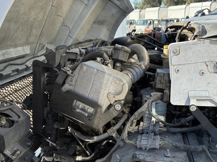 2017-ford-f650-image-10