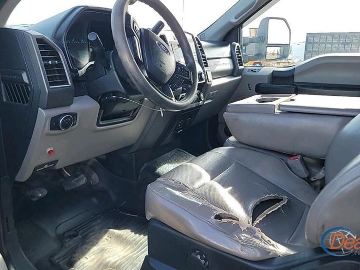 2017-ford-f550-image-26