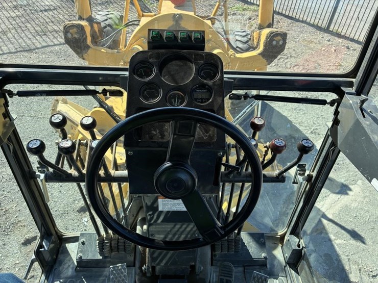 2004-komatsu-gd555-image-19