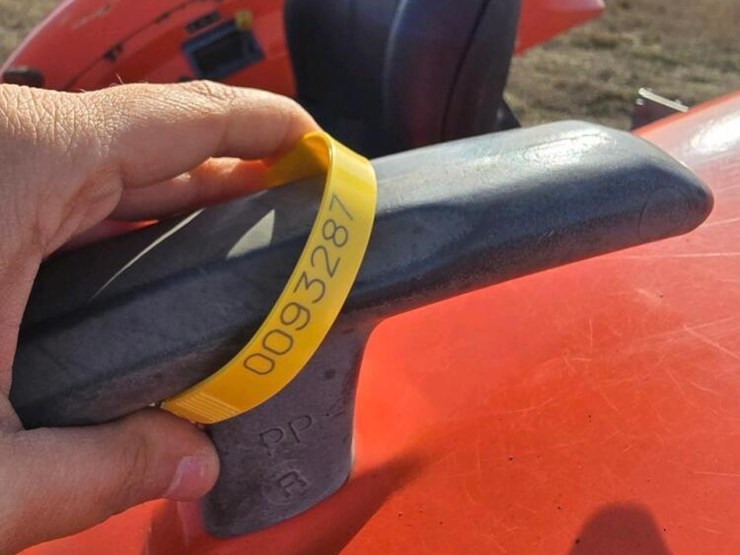 2015-kubota-la1154-image-39