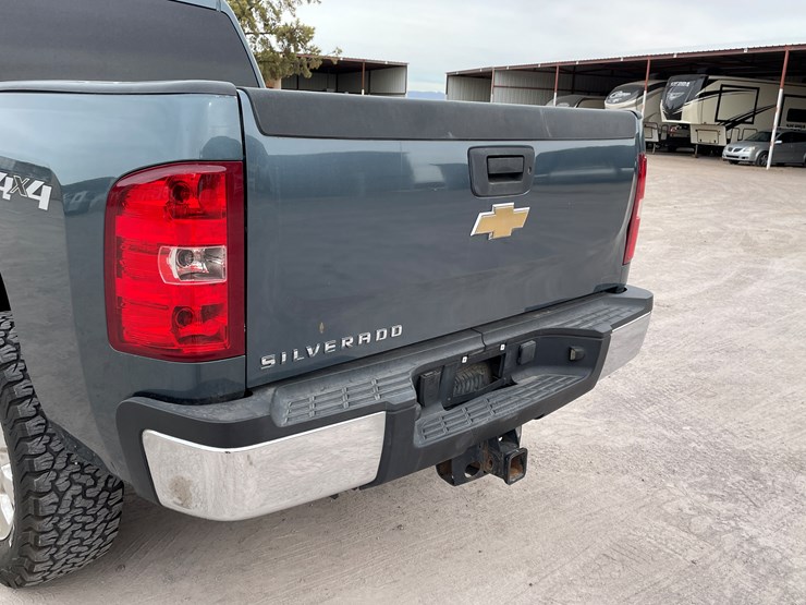 2011-chevrolet-silverado-2500hd-lt-image-38