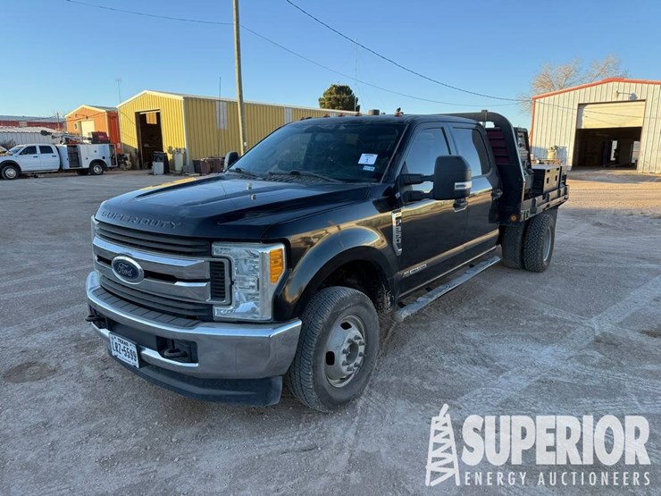 2017-ford-f350-xlt-image-1