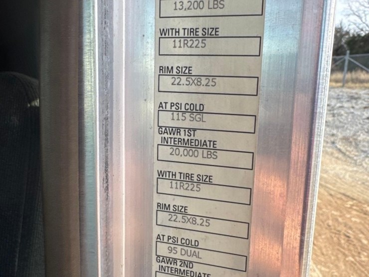 2013-kenworth-t800-image-46