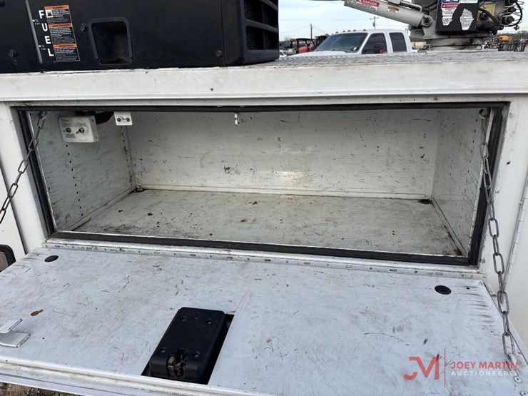 2016-chevrolet-silverado-3500-image-12