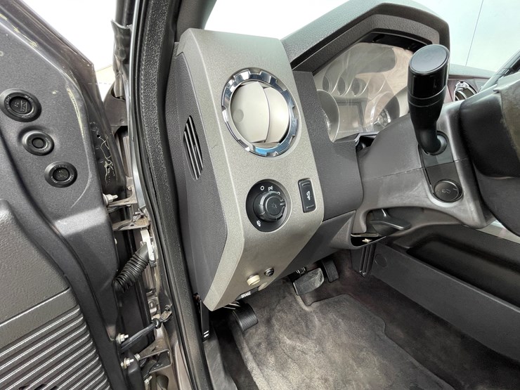 2011-ford-f250-lariat-image-92