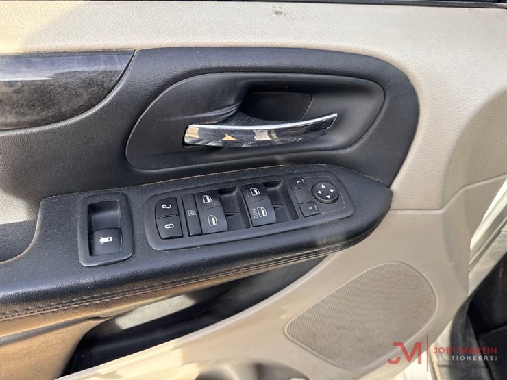 2018-dodge-grand-caravan-image-14