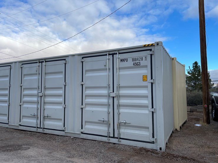 #200d-•-40'-container-image-2