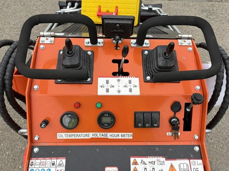 2025-sdlool-sl36c-skid-steertrack-loader-image-10