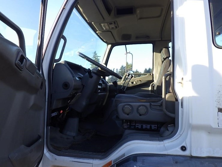 2000-mitsubishi-12'-s/a-hook-truck-image-23