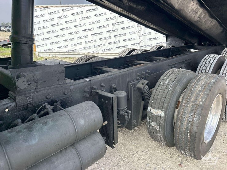 2004-peterbilt-357-image-20