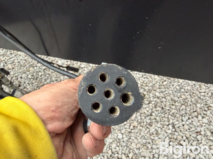 2017-j&m-1112-20-x-tended-reach-1150-bushel-grain-cart-image-16