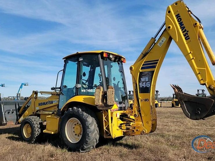 komatsu-wb146-image-4