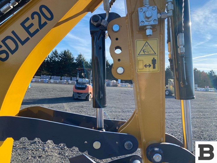 2025-sdlanch-sdle20-mini-excavator-image-11