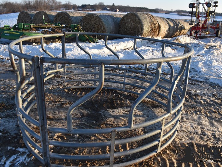 livestock-bale-ring-image-2