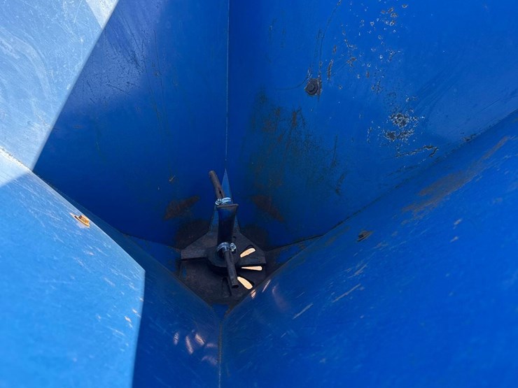 2675---lightfoot-fertilizer-spreader-image-6