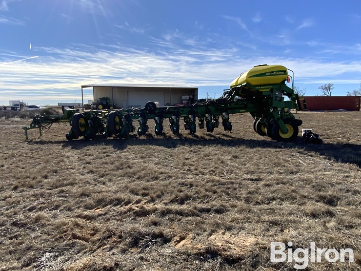 2010-john-deere-1770nt-ccs-image-8