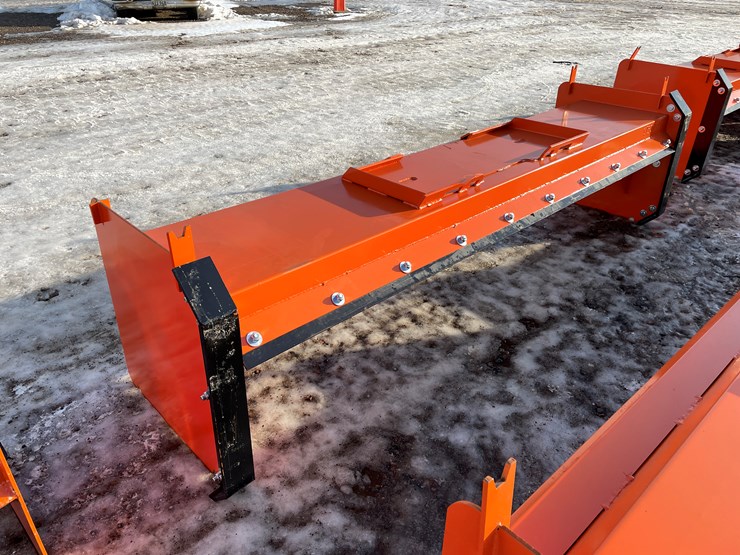 #18011-•-unused-snow-pusher-with-steel-blade-(princeton,-mn)-image-3