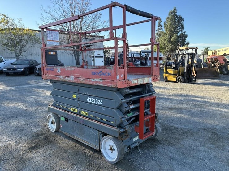 2004-skyjack-sjiii4632-image-4