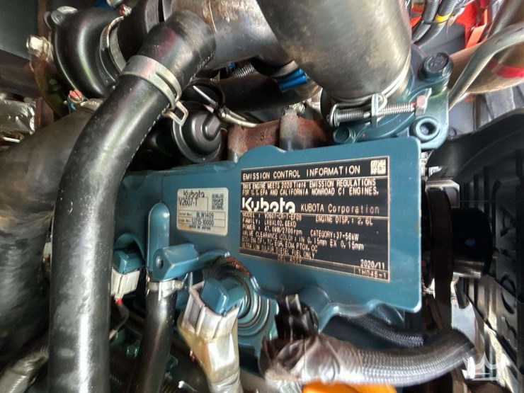 2020-kubota-ssv65-image-9