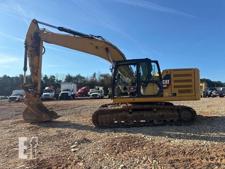 2018-caterpillar-320-image-4