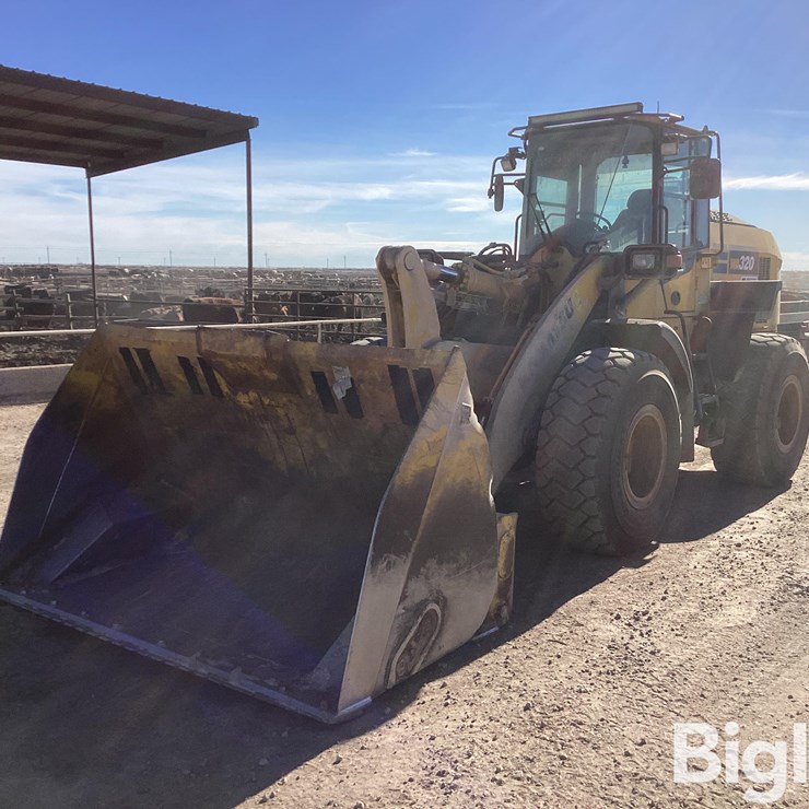 2022 KOMATSU WA320-8