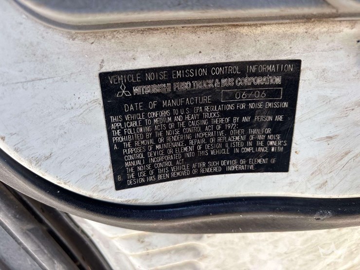 2007-mitsubishi-fuso-fe84d-image-5