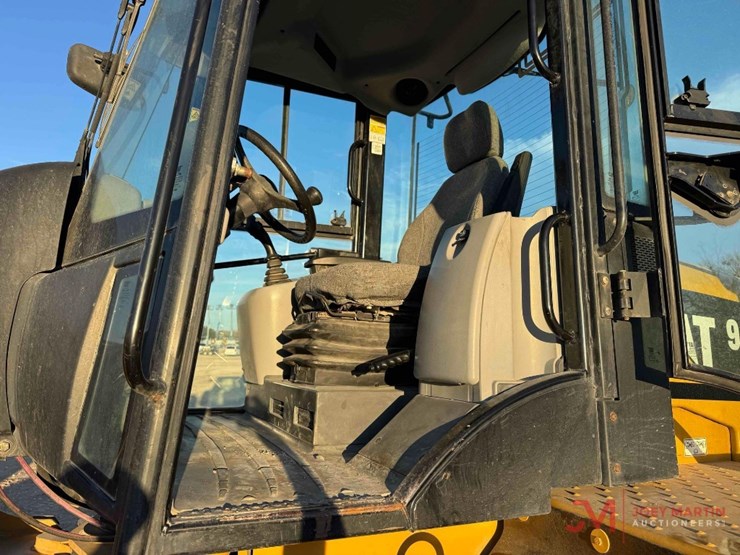 2017-caterpillar-918m-image-17