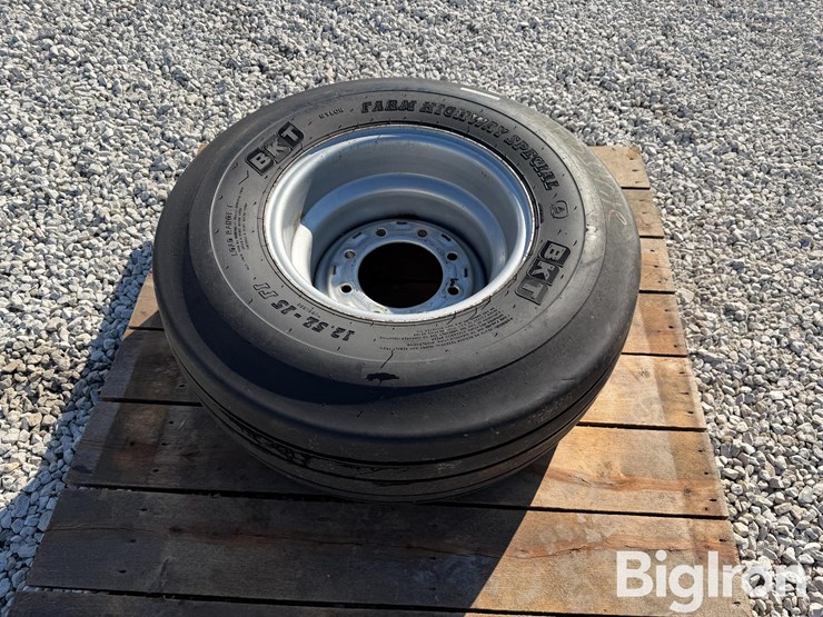 bkt-12.5l-15fi-load-range-f-tire-&-silver-8-bolt-rim-image-6