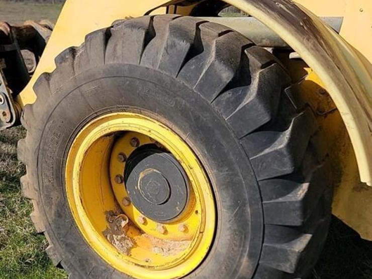 new-holland-w130-image-6