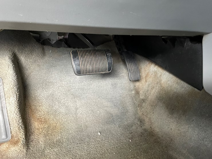 #108-•-2008-chrysler-sebring-(nm-title-in-delay)-image-31