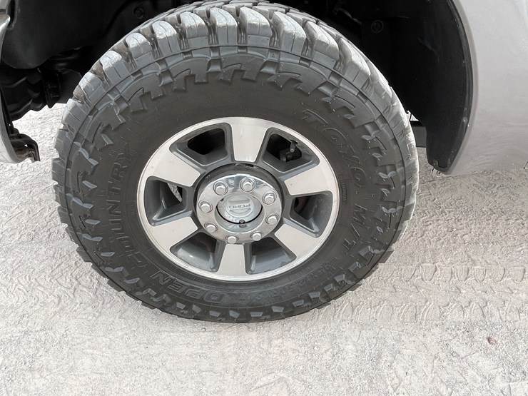 2011-ford-f250-lariat-image-11