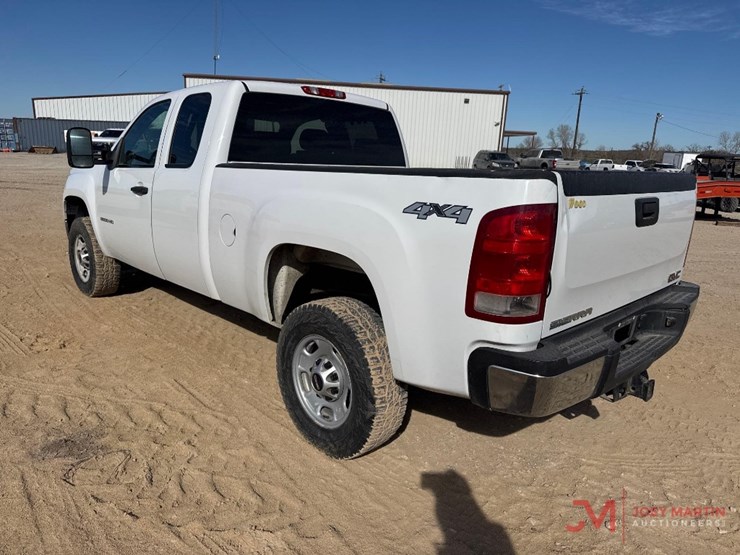 2012-gmc-sierra-2500-image-3
