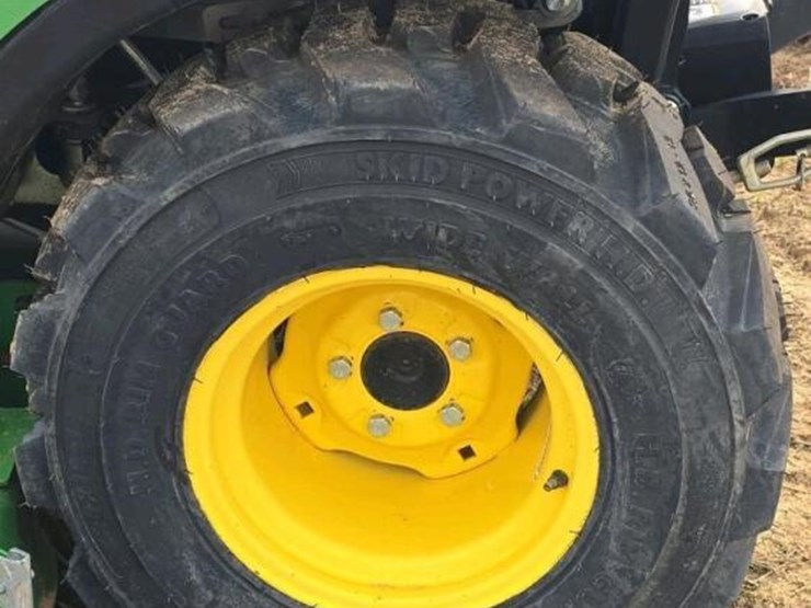 2017-john-deere-1025-image-11