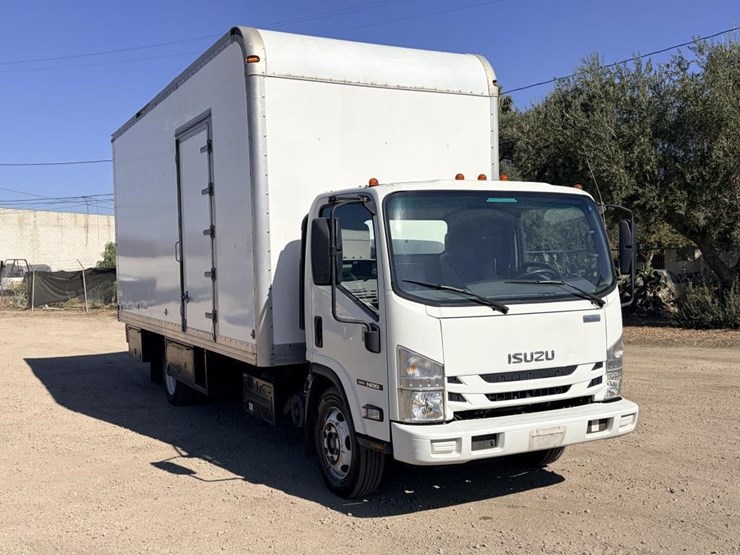 2016-isuzu-nrr-image-2