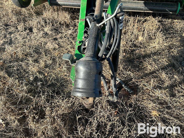 2010-john-deere-568-image-9