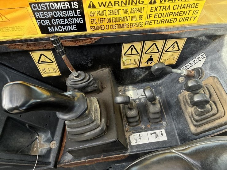 2014-jcb-telescopic-reach-lift-image-19