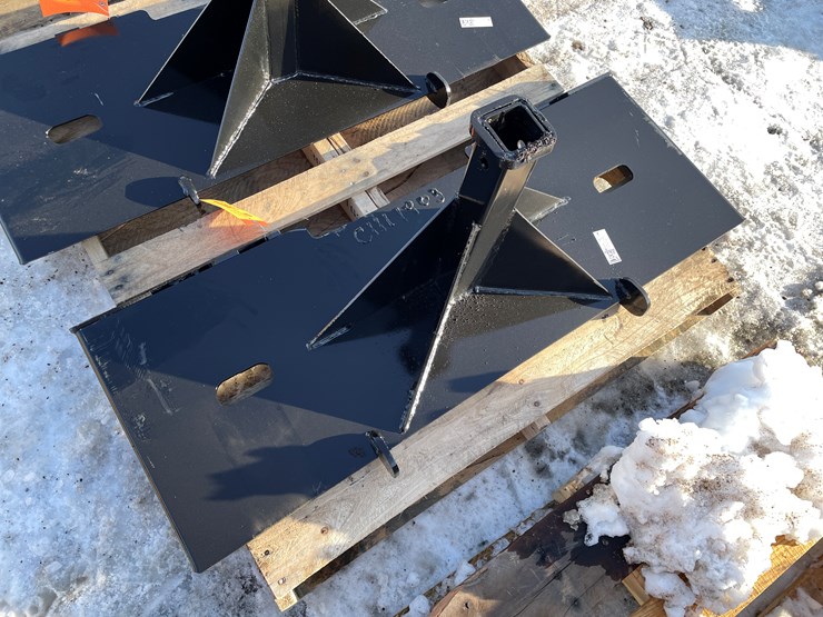 #18035-•-unused-skid-steer-hitch-receiver-(princeton,-mn)-image-1