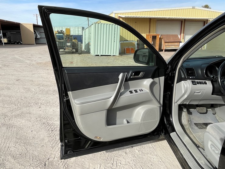 2008-toyota-highlander-image-39