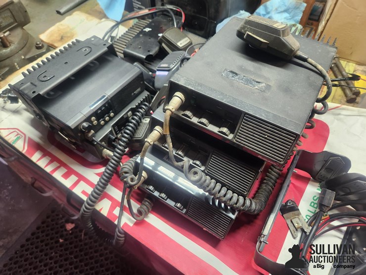 assorted-business-band-radios-image-1