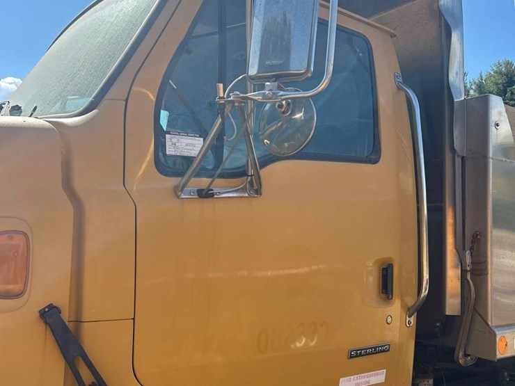 2008-sterling-l8500-image-11