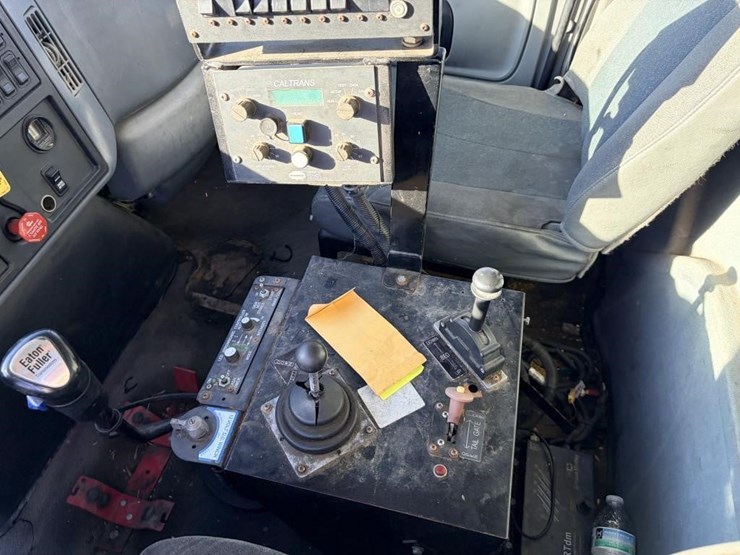 2003-international-8-image-11