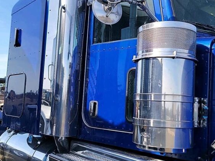 2021-peterbilt-389-image-7