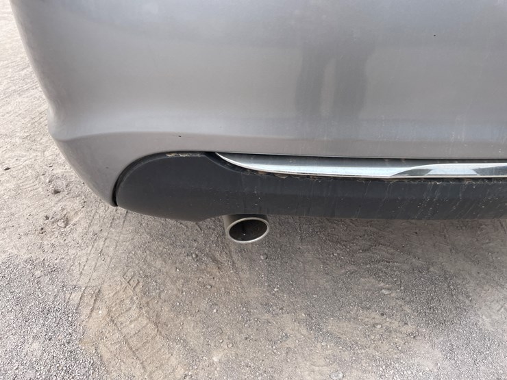 #111-•-2013-chrysler-200-(nm-title)-image-16