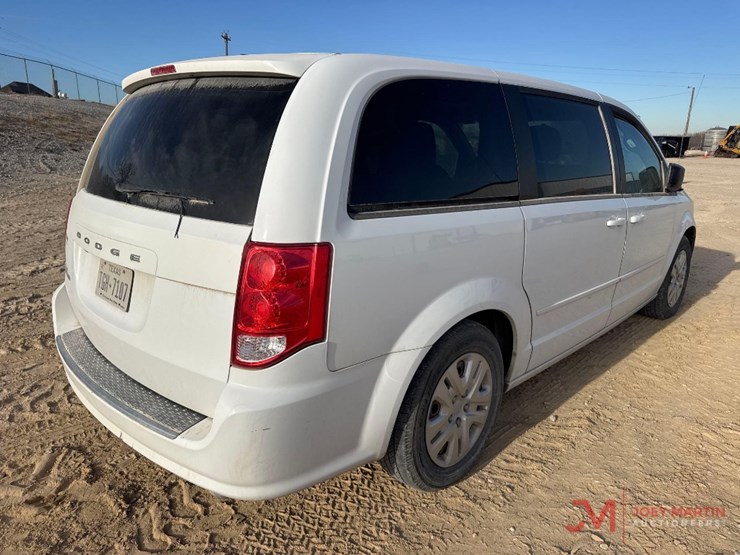 2017-dodge-grand-caravan-image-2